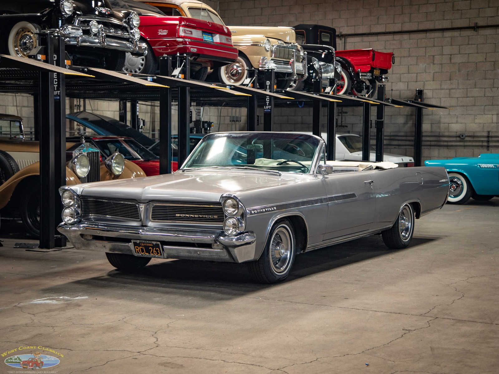Pontiac-Bonneville-1963-2-Door-Convertible