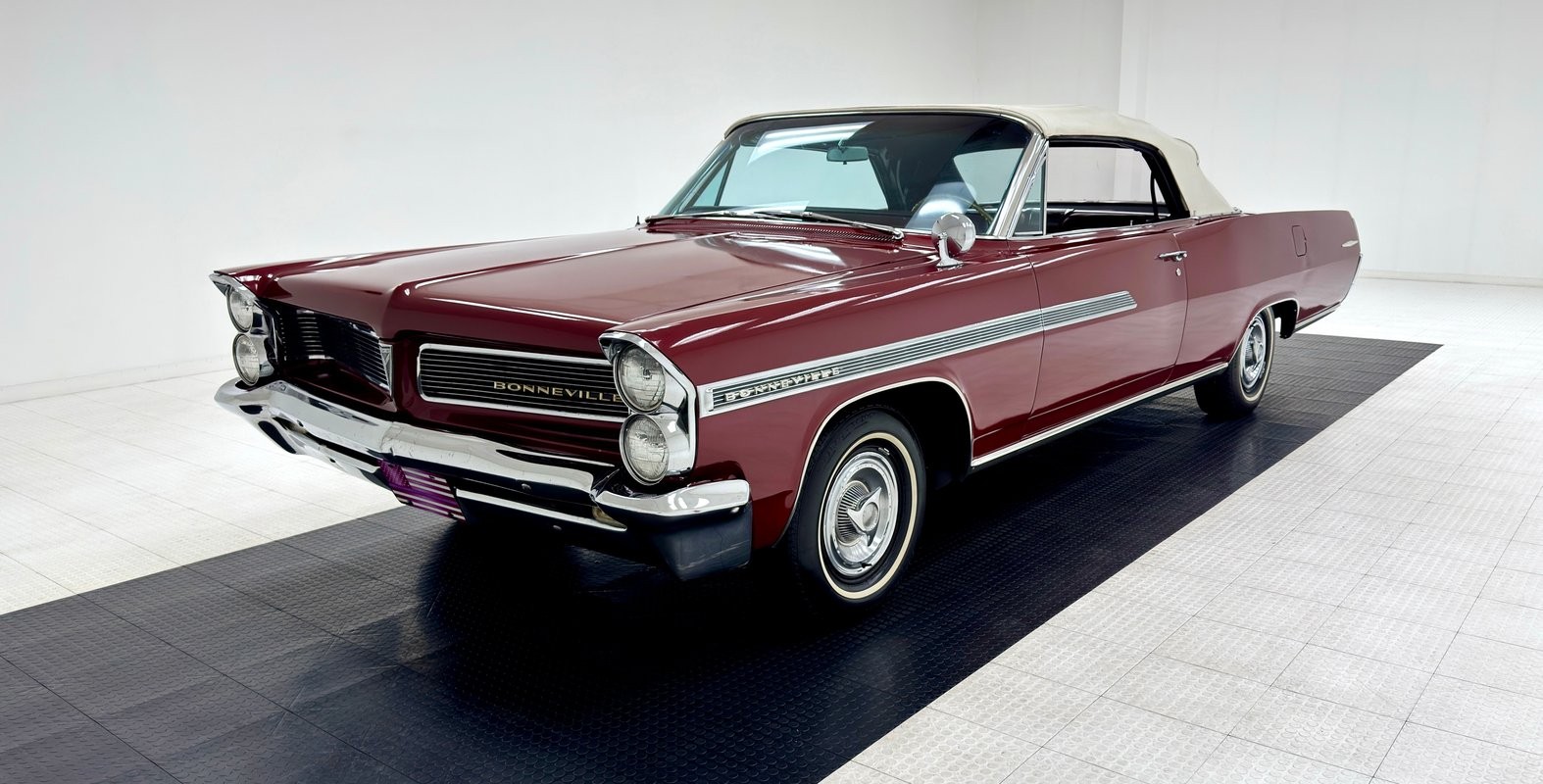 Pontiac-Bonneville-1963-Convertible-Red