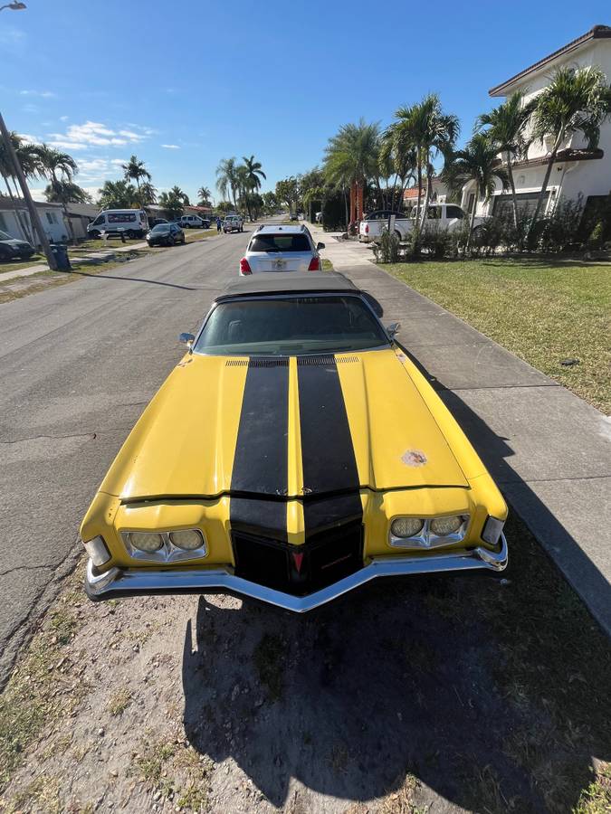Pontiac-Catalina-1972-Yellow