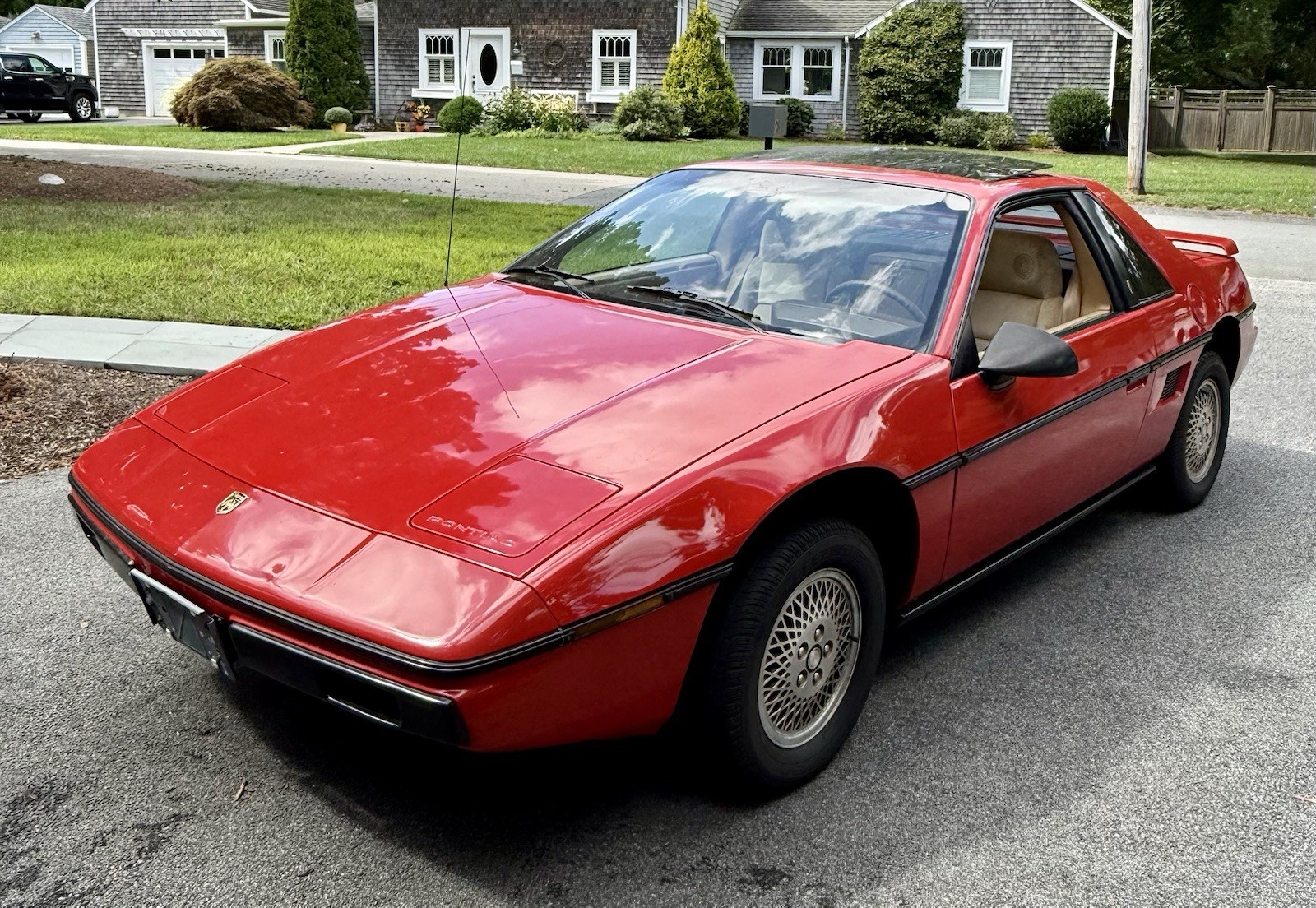 Pontiac Fiero 1984