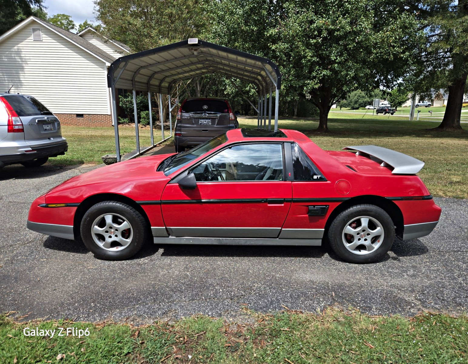 Pontiac-Fiero-1985-Coupe-Gray
