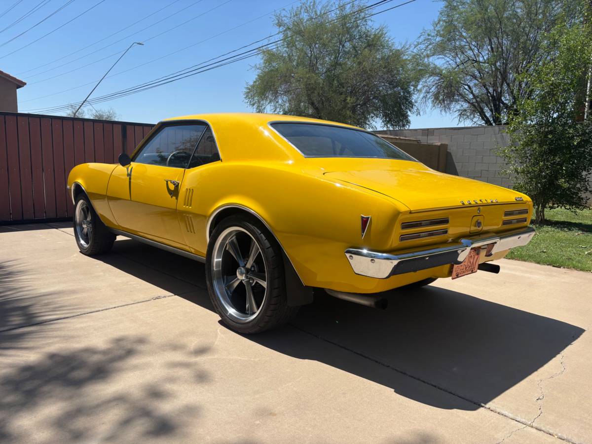 Pontiac-Firebird-1968-Yellow