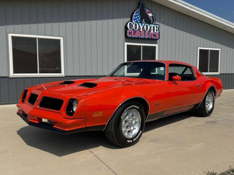 Pontiac-Firebird-1976-Orange
