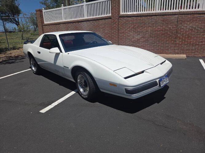 Pontiac-Firebird-1985-White-RedBlack