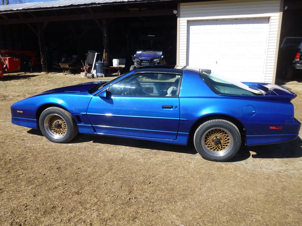 Pontiac-Firebird-1986-Blue