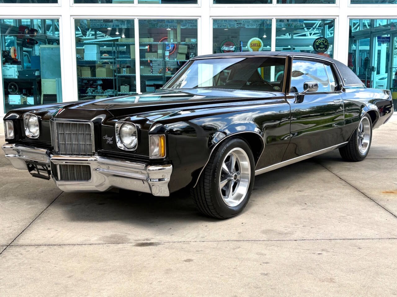 Pontiac-Grand-Prix-1972-Coupe-Black