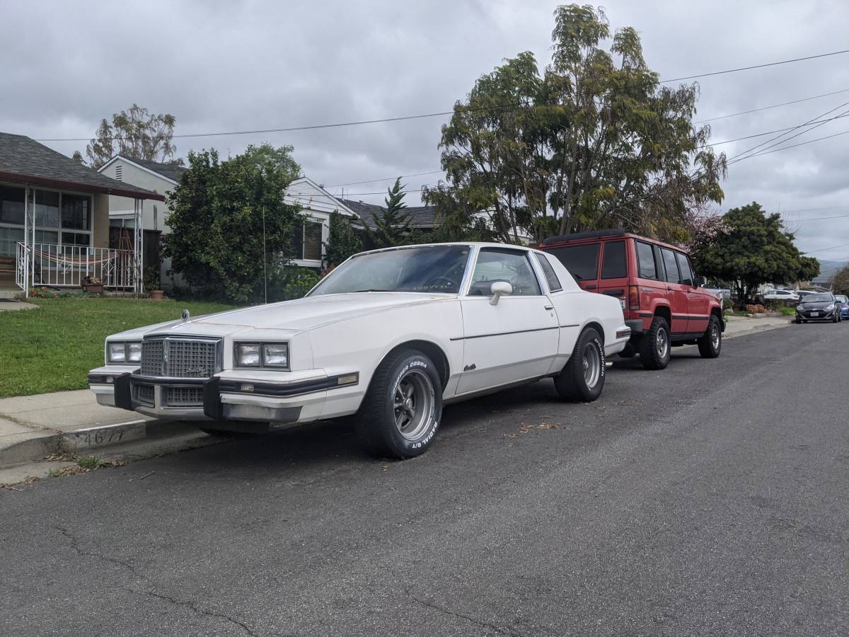 Pontiac-Grand-prix-1987-White