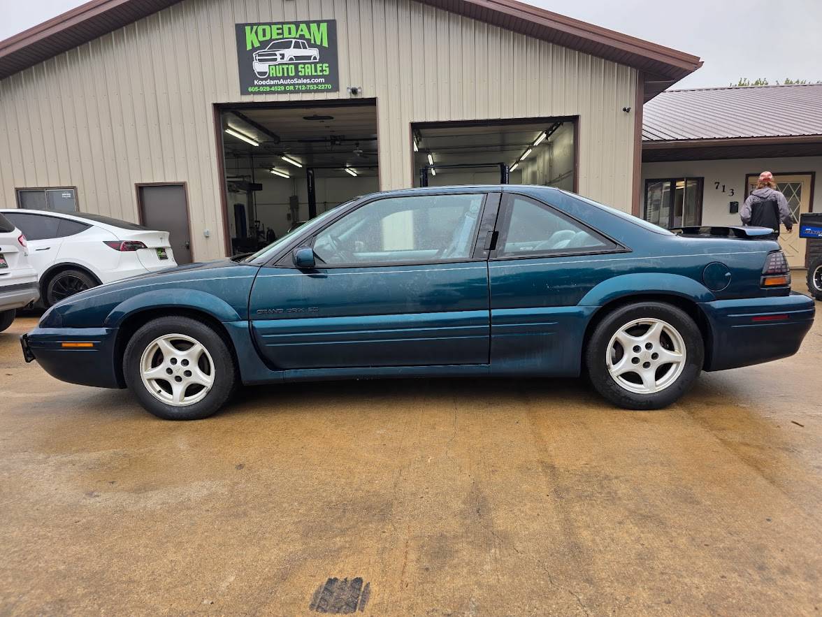 Pontiac-Grand-prix-se-1996