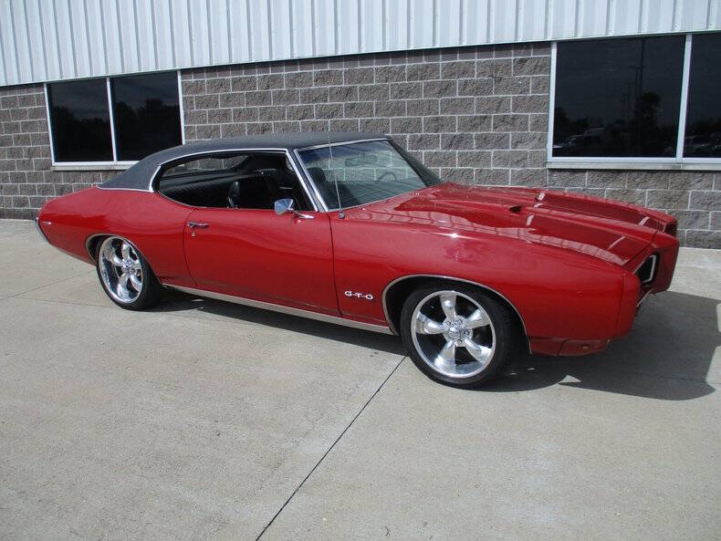 Pontiac-Gto-1969-Matador-Red-Black