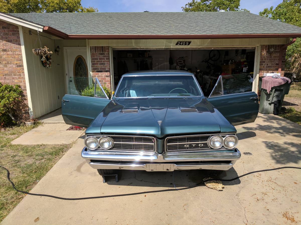 Pontiac-Gto-hard-top-coupe-1964-custom