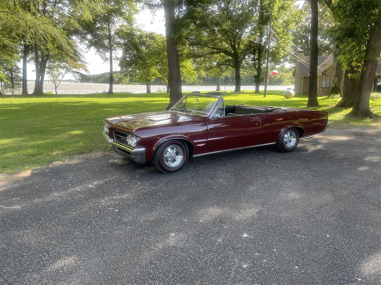 Pontiac-Gto-quottri-power-4-speedquot-1964-Marina-red-Black