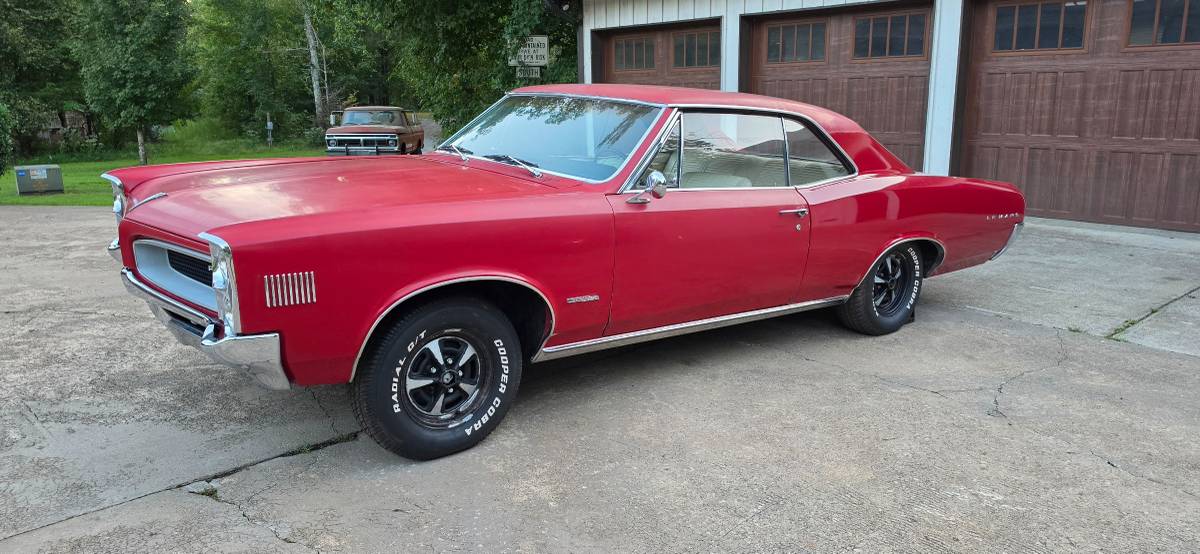 Pontiac-Lemans-1966