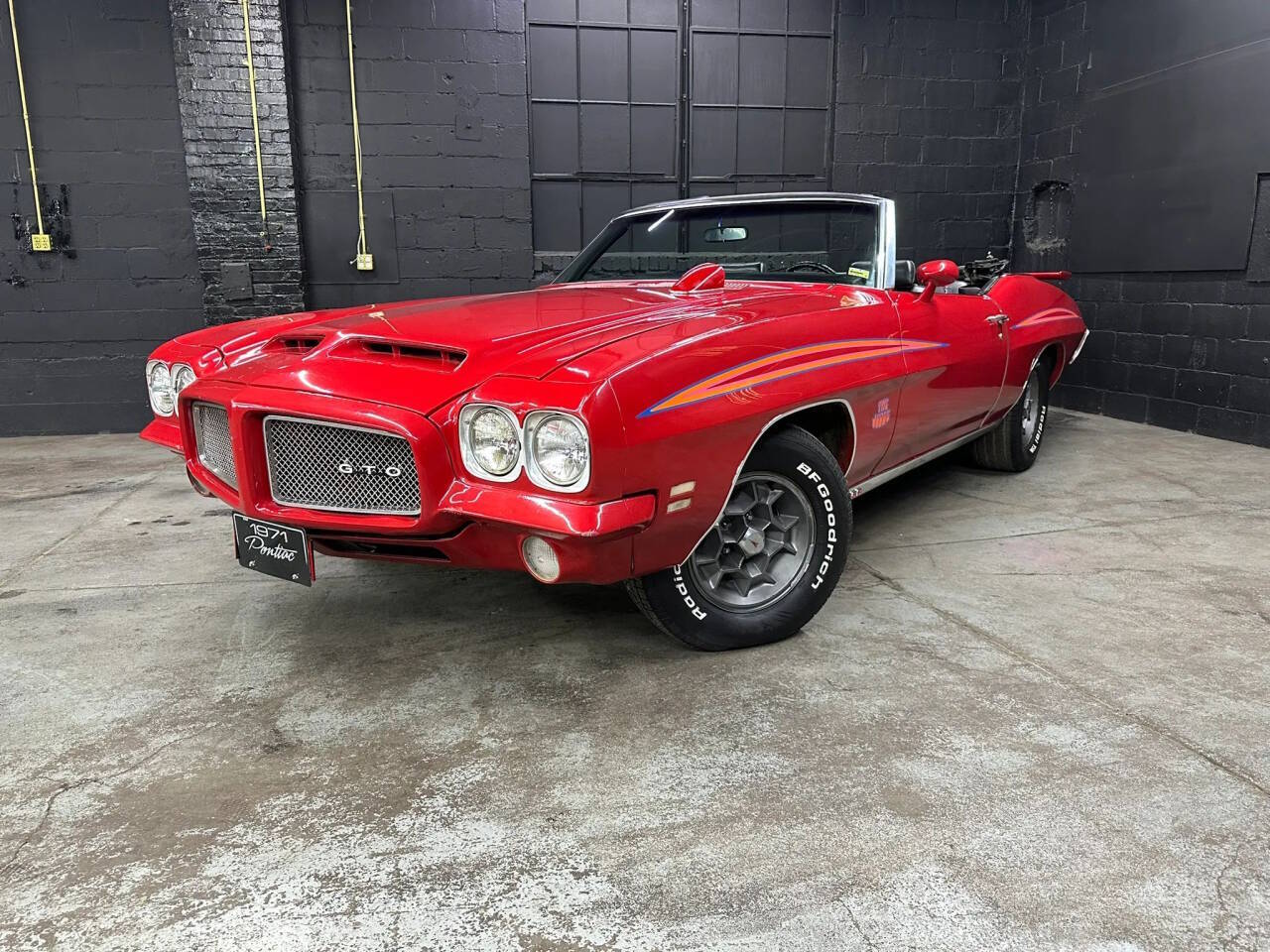 Pontiac-Lemans-1971-Red