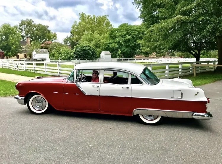 Pontiac Star Chief 1955