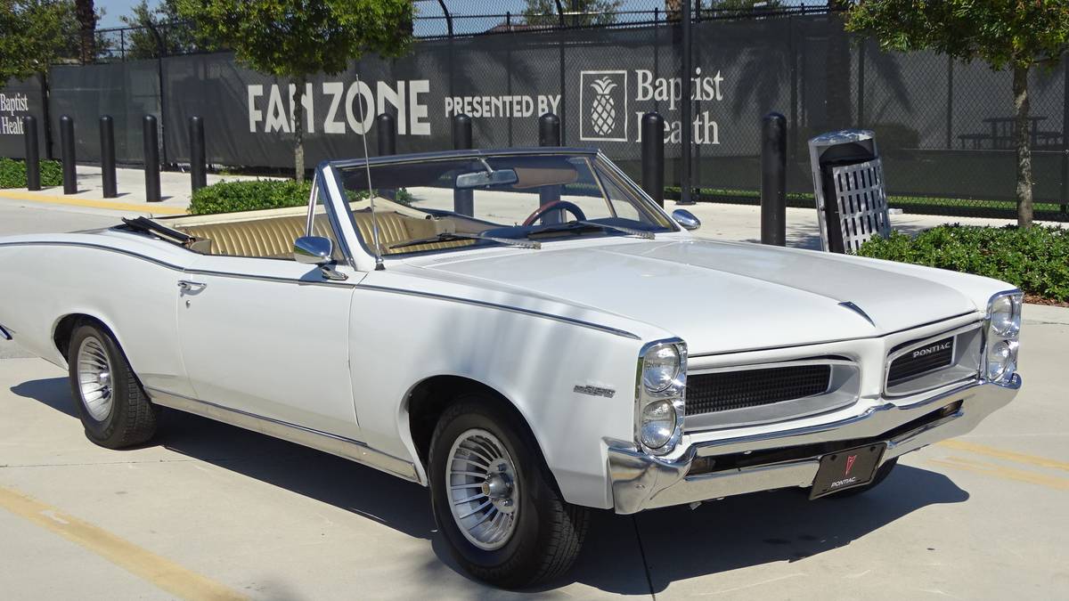 Pontiac-Tempest-1966-White