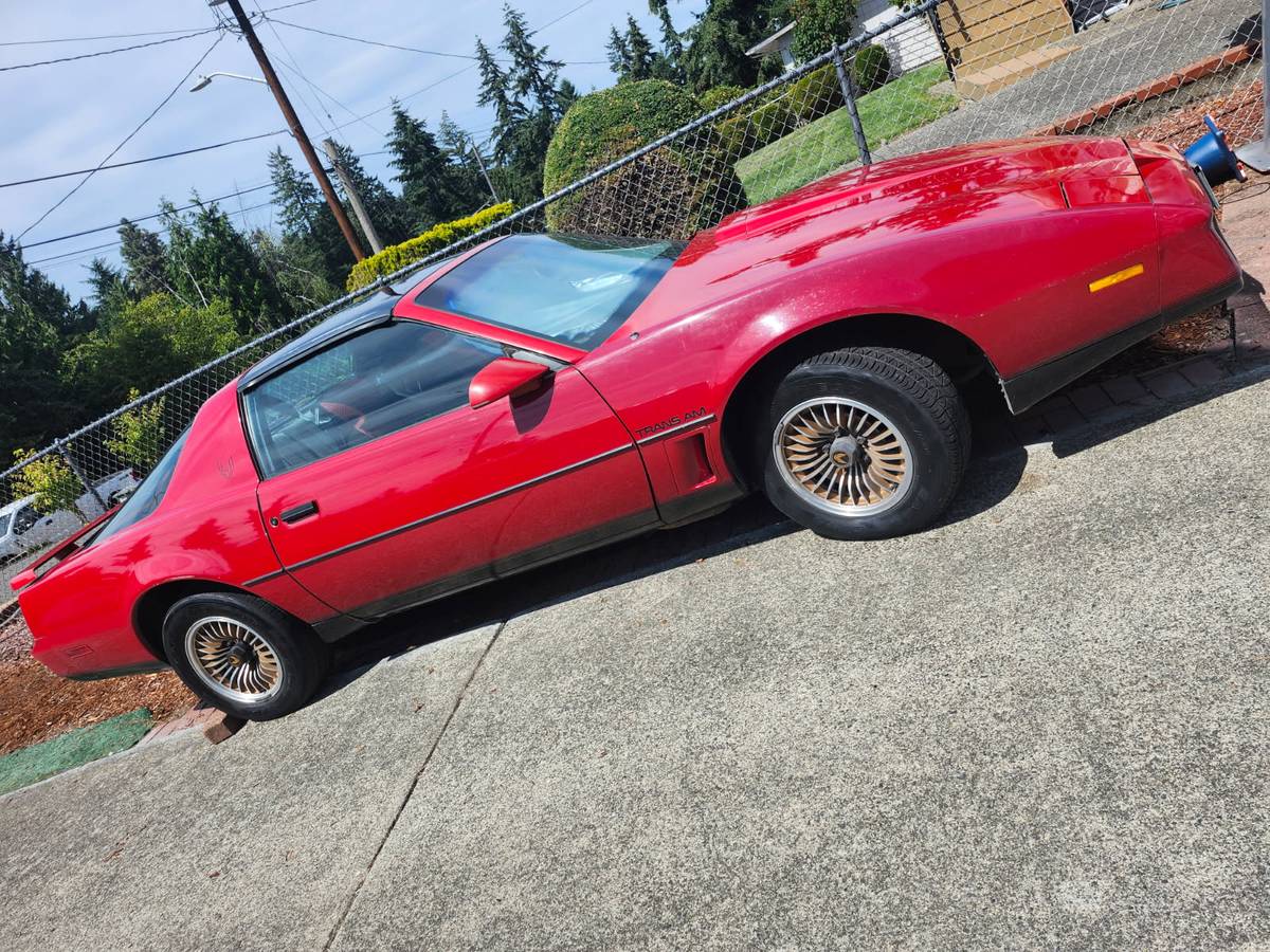 Pontiac-Trans-am-firebird-1984-Red