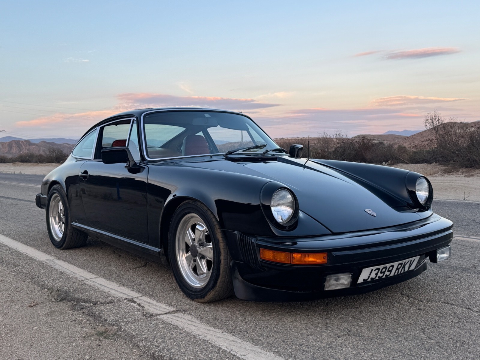 Porsche-911-1977-Coupe