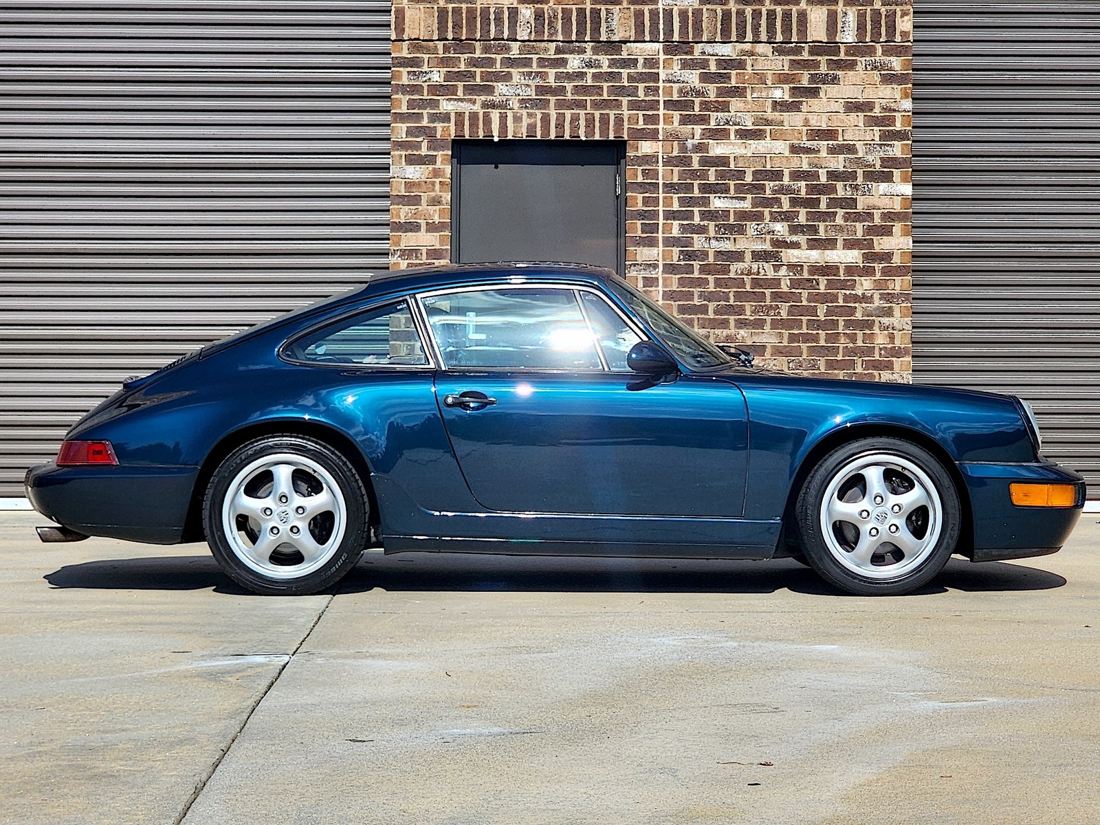 Porsche-911-1992-Coupe-Black