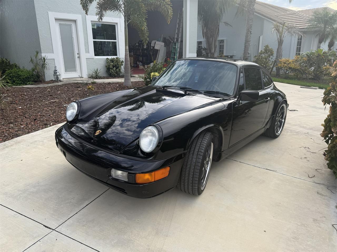 Porsche-911-carrera-2-1990-Original-black-Black-leather