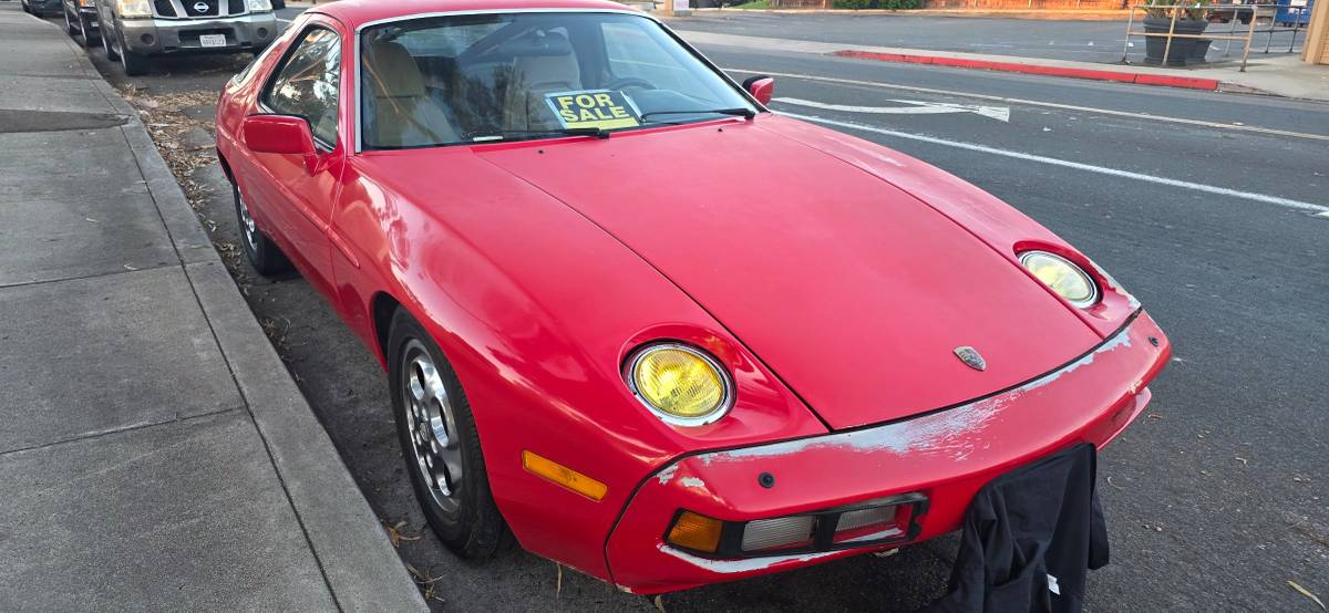 Porsche-928-1981-Red