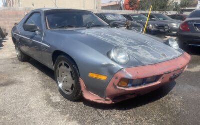 Porsche 928 1983