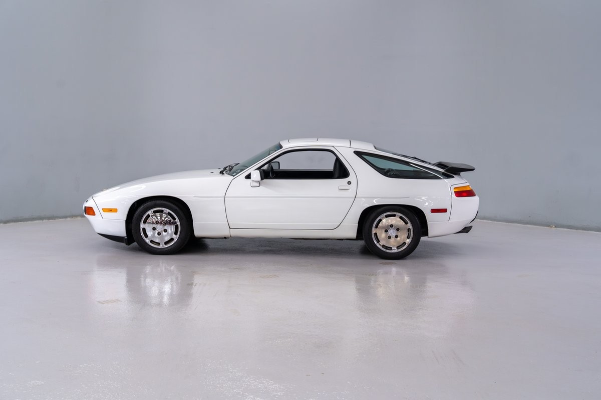 Porsche-928-1987-Coupe-Black