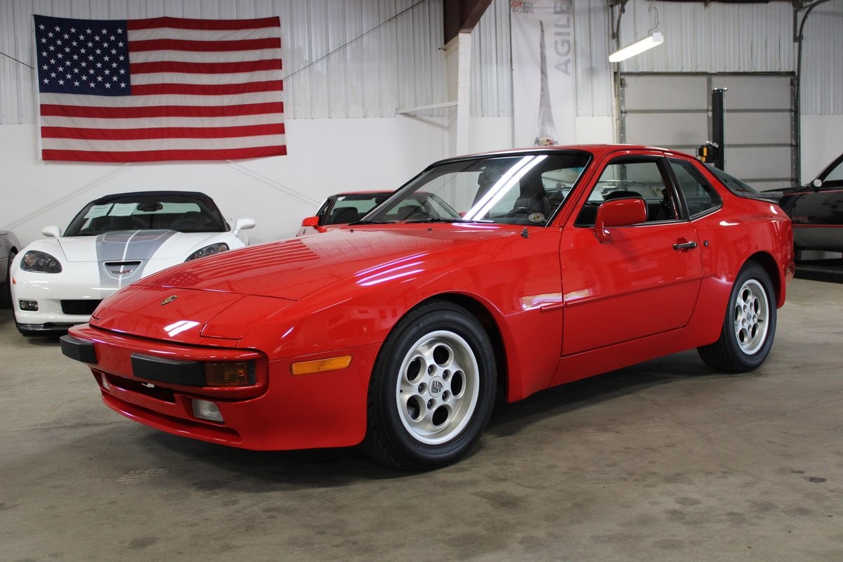 Porsche-944-1984-Coupe-Black
