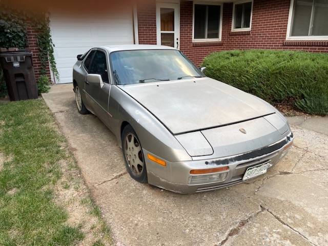 Porsche-944-turbo-s-1988
