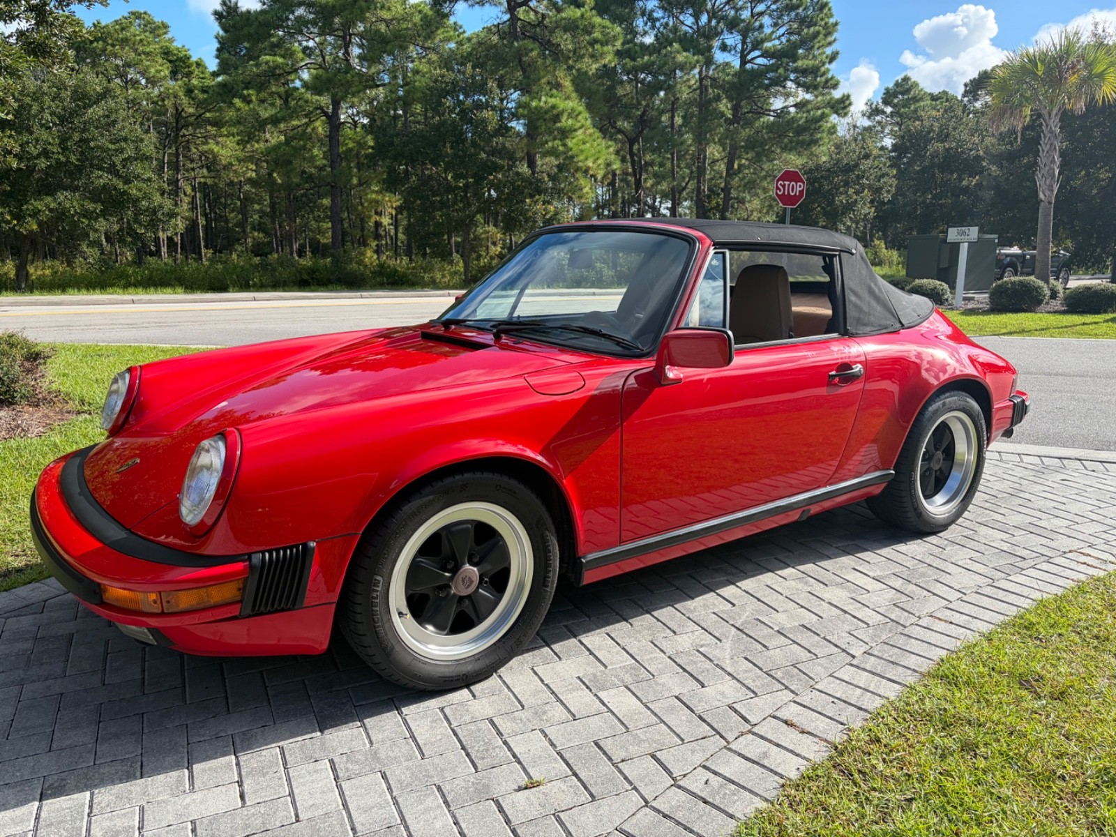 Porsche-Carrera-1989-Convertible-Tan