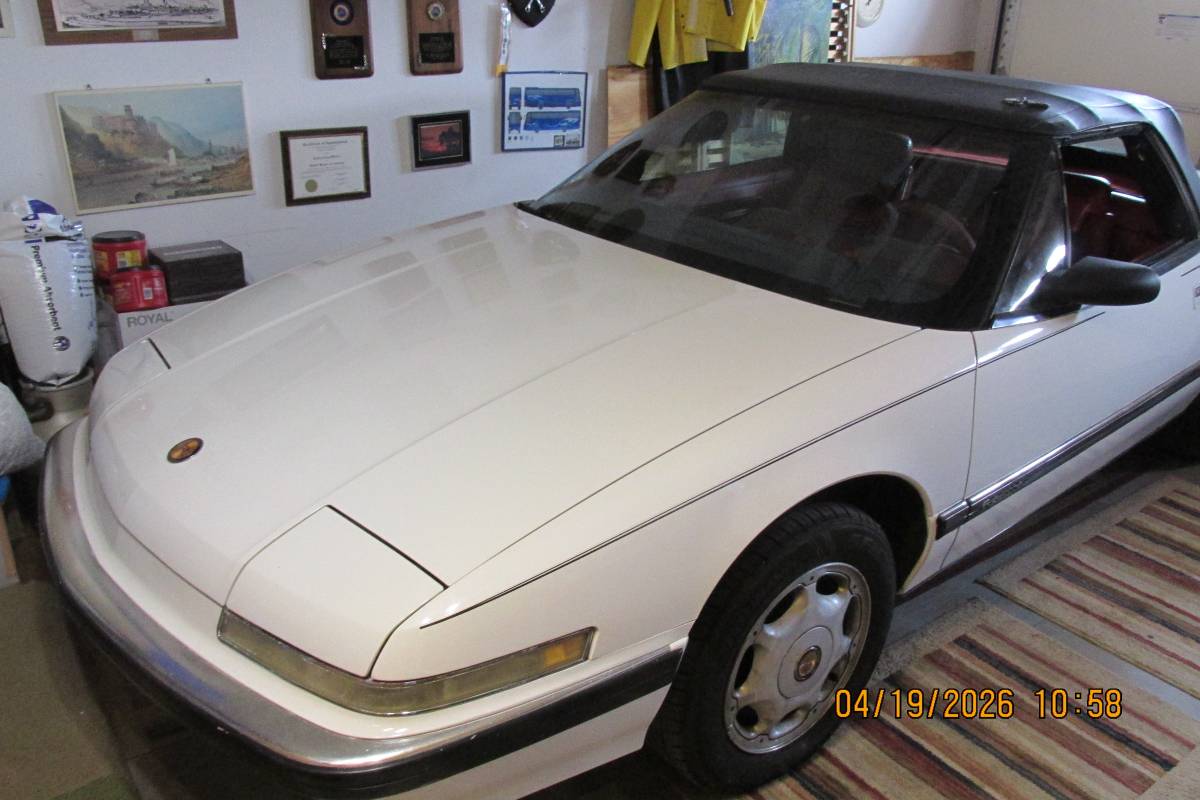 Reatta-convertible-1991-Red