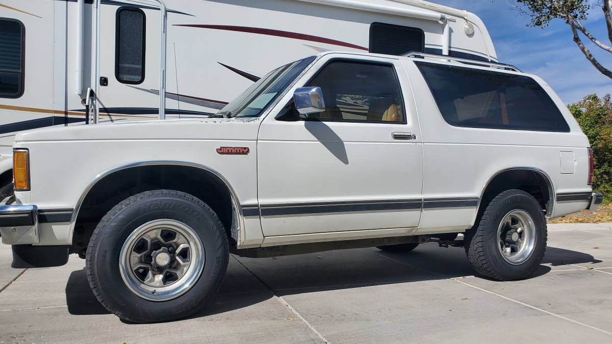 S-15-gmc-jimmy-1989