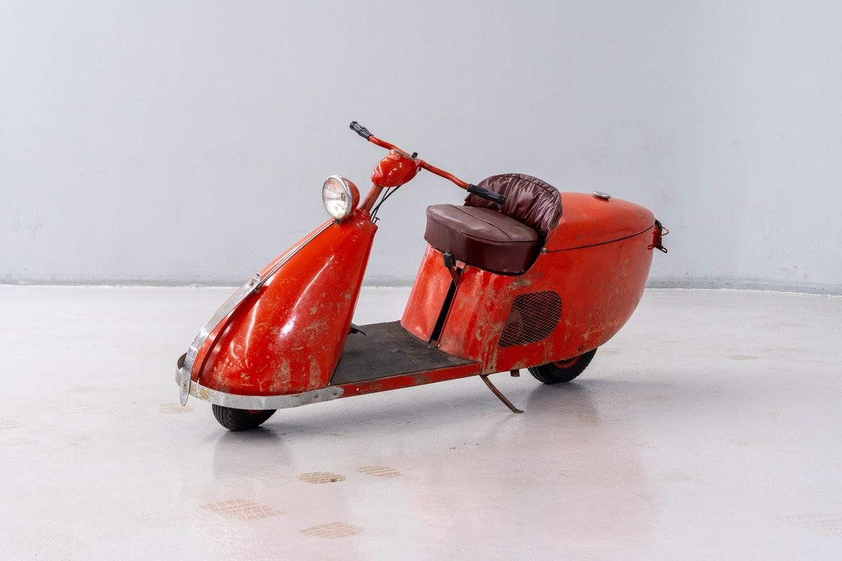 Salisbury-1949-scooter-Brown