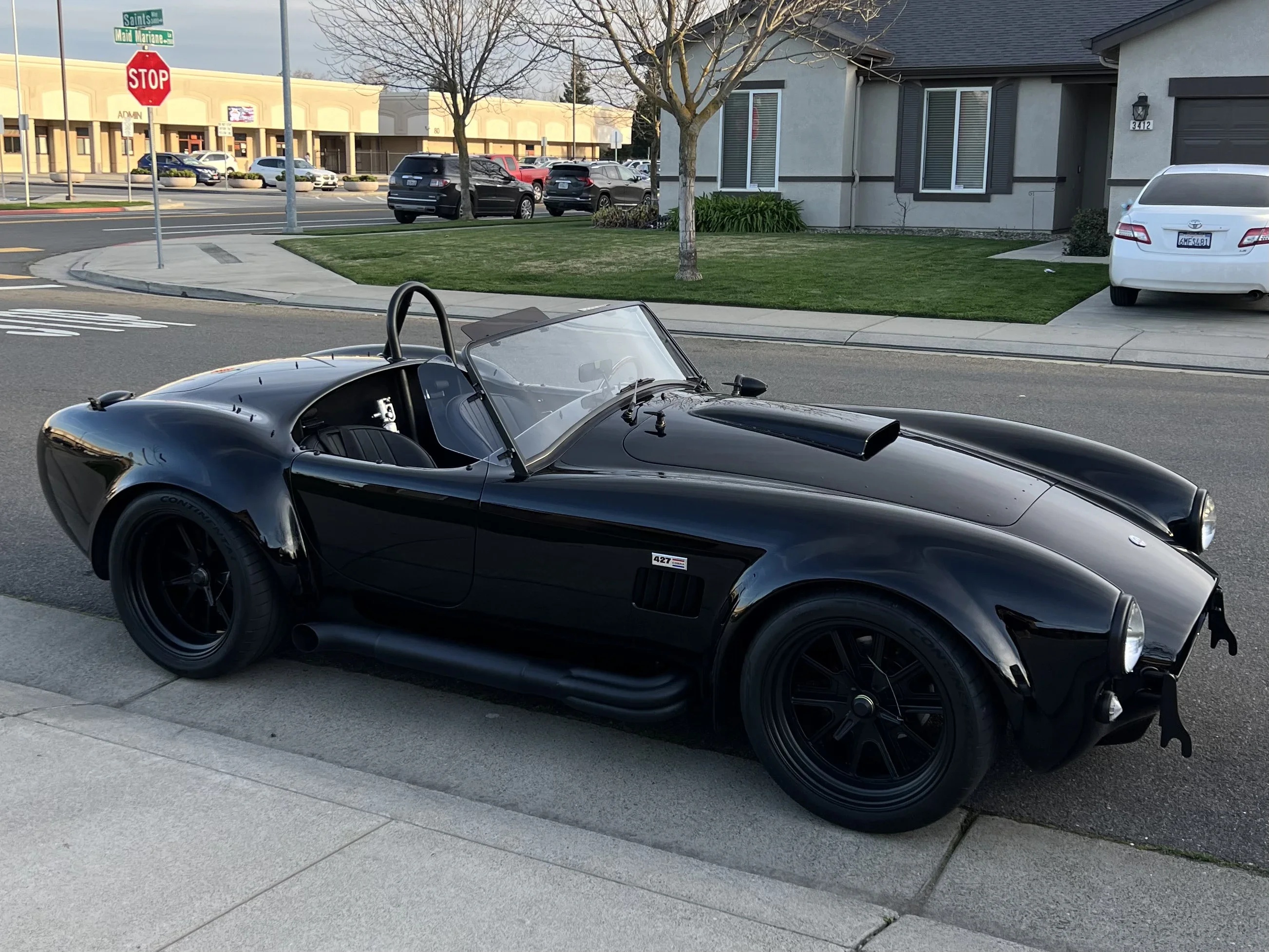 Shelby-Cobra-replica-1965-Black-Black