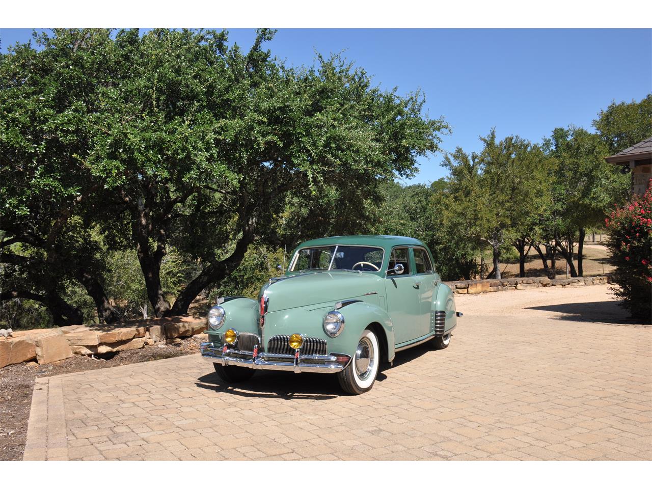 Studebaker-Commander-1941-Two-Tone-Green-Green-and-Tan