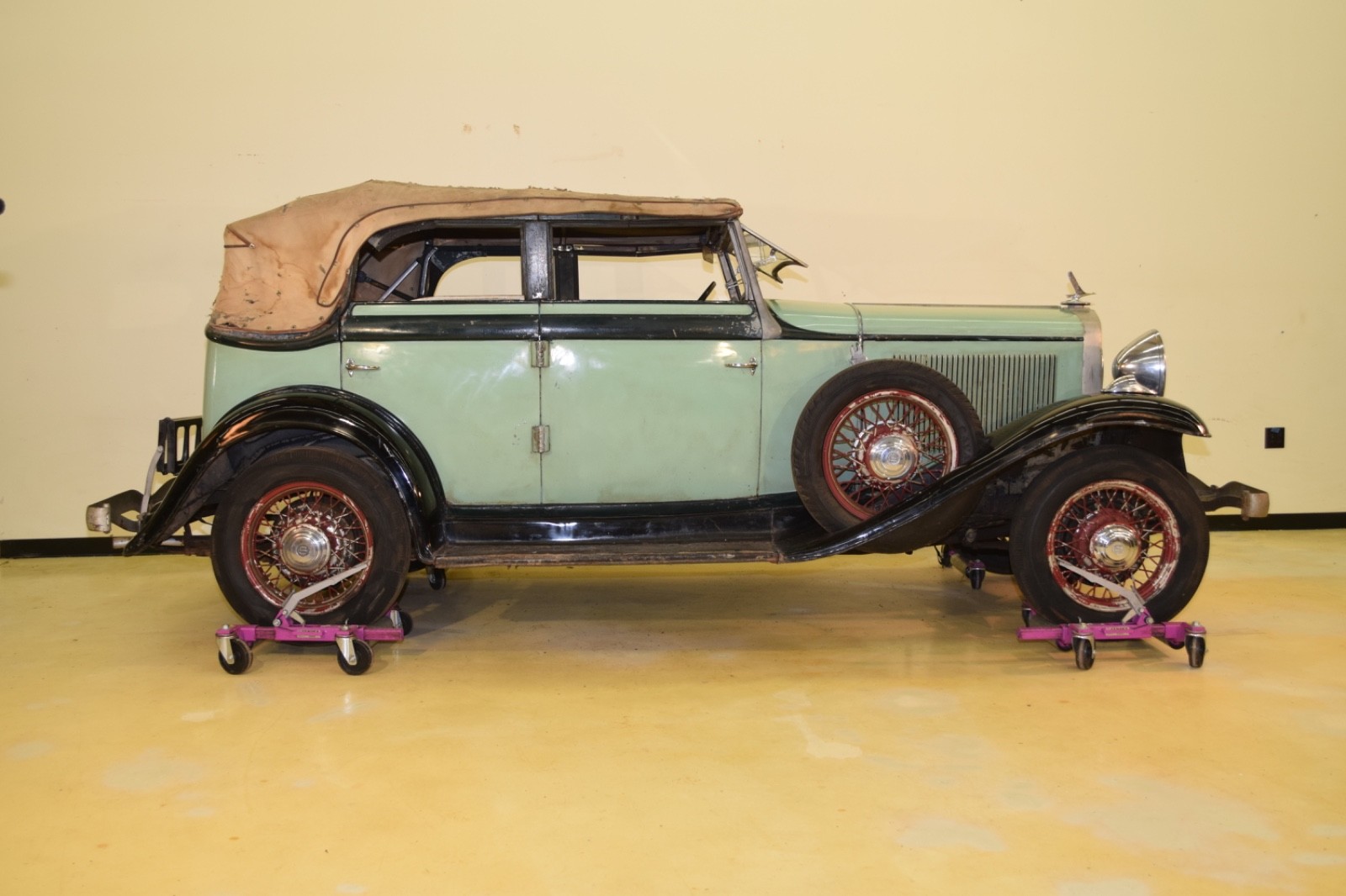 Studebaker-Dictator-Model-62-1932-Convertible-Blue