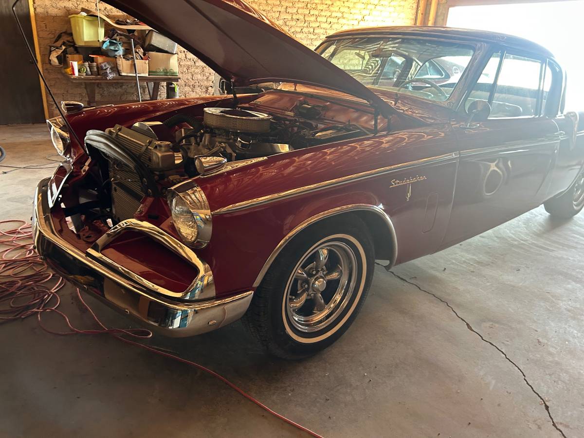 Studerbaker-golden-hawk-1956-Red