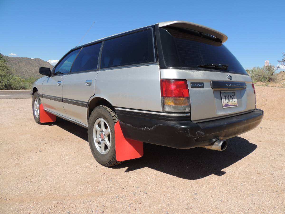 Subaru-Legacy-wagon-1990-Silver