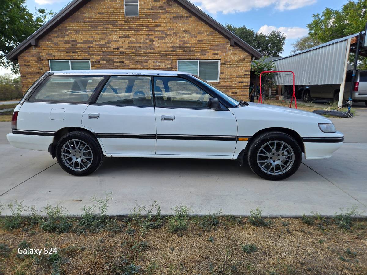 Subaru-Legacy-wagon-1992-White