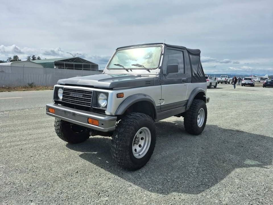 Suzuki-saurai-1987-Silver