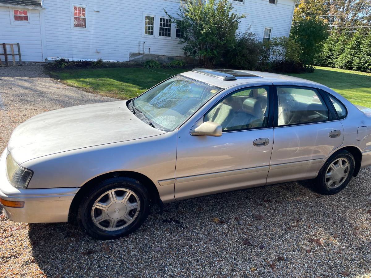 Toyota-Avalon-1996-Silver