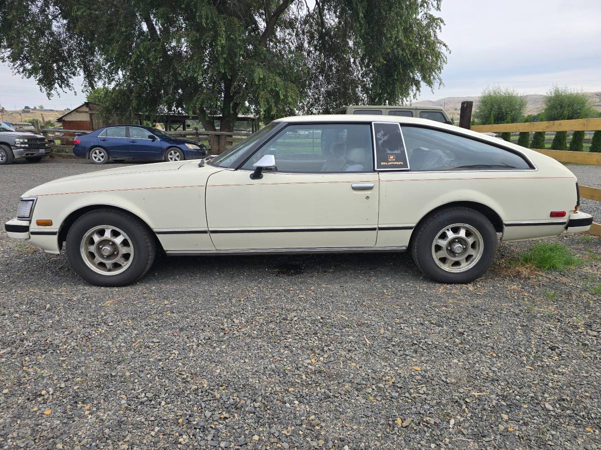 Toyota-Celicasupra-1979-White