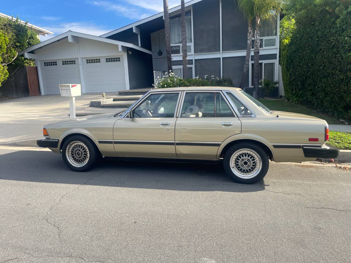 Toyota-Cressida-1982