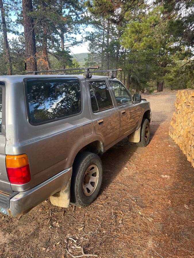 Toyota-Four-runner-1993-Silver