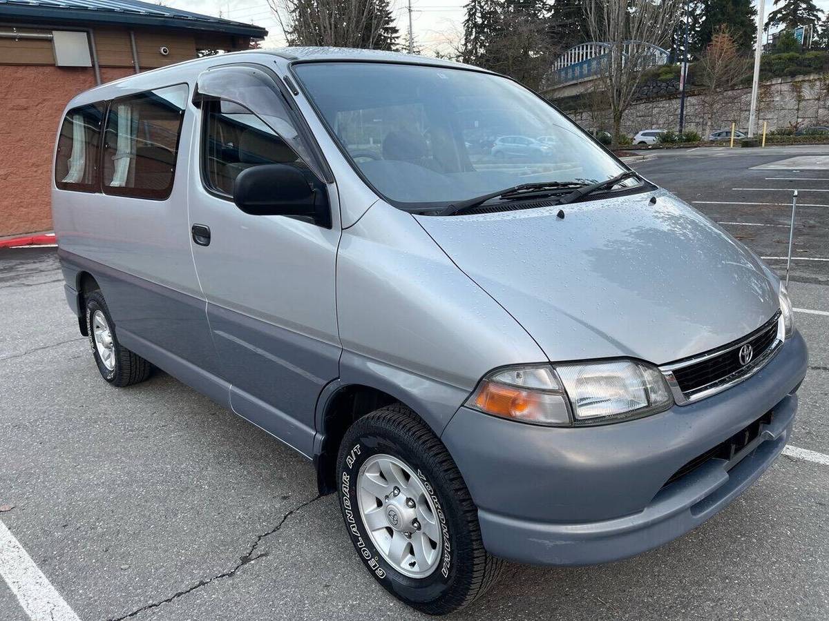 Toyota-Granvia-1996-Silver