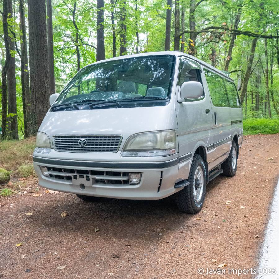Toyota-Hiace-1996-Silver