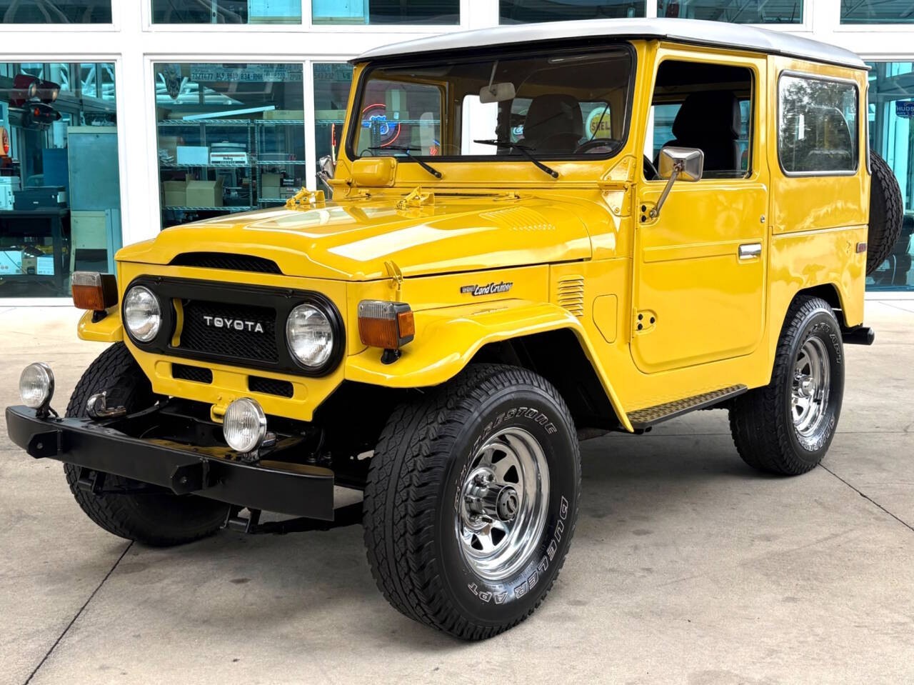 Toyota-Land-Cruiser-1975-SUV-Black