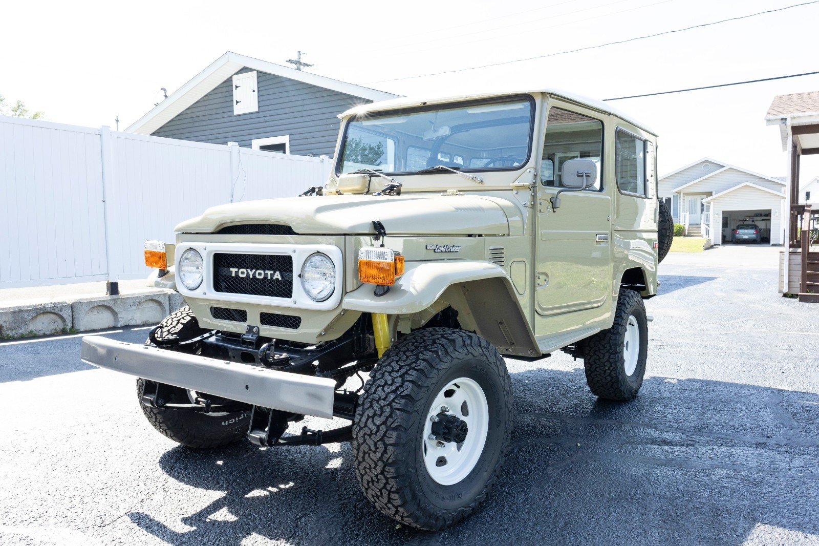 Toyota-Land-Cruiser-1984-SUV