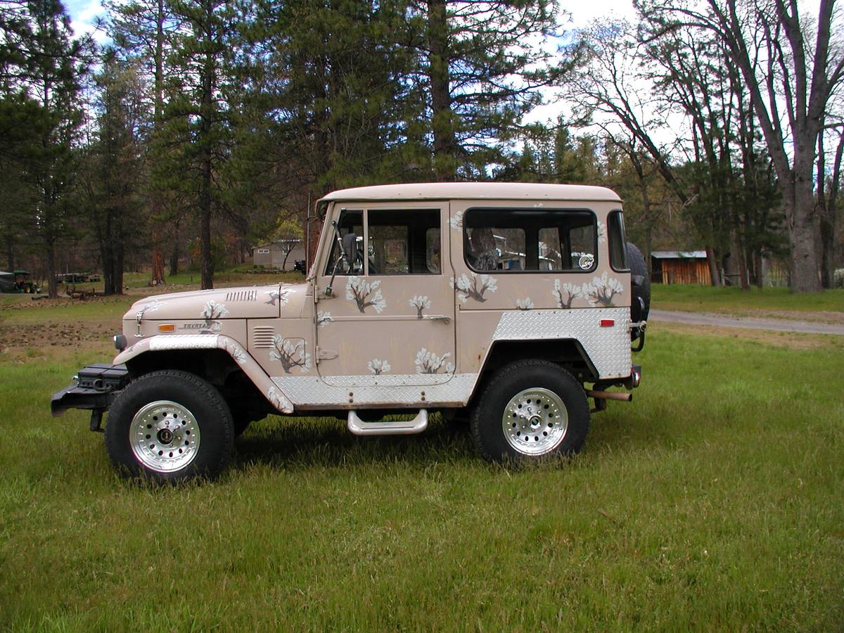 Toyota-Land-cruiser-1973-custom