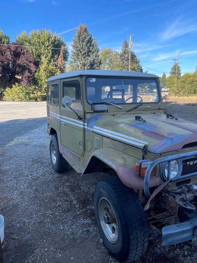 Toyota-Land-cruiser-1976-Green