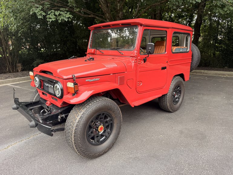 Toyota-Land-cruiser-1976-Red-Tan